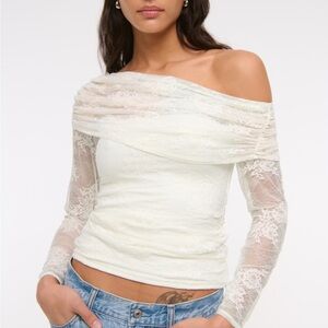 ABERCROMBIE Asymmetrical Off-Shoulder Lace Top